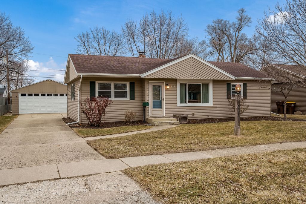 6125 John Street, Loves Park, IL 61111