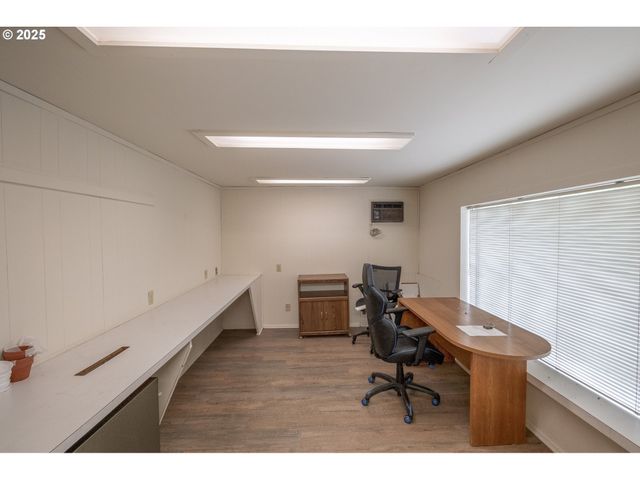 55 Q St, Cottage Grove, OR 97424