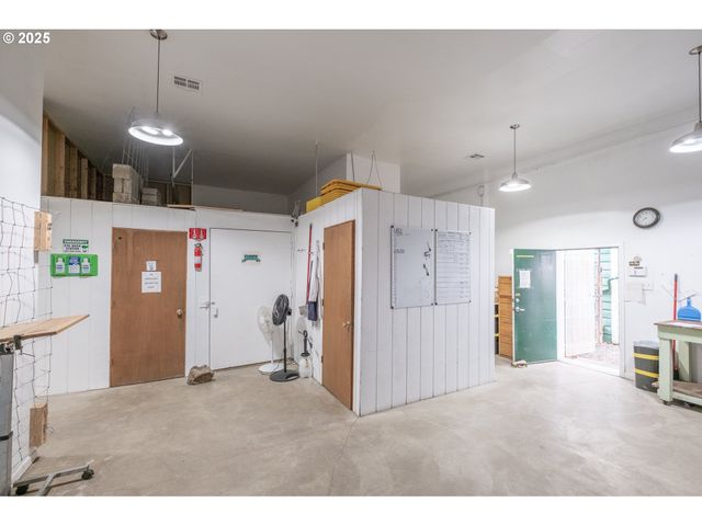 55 Q St, Cottage Grove, OR 97424