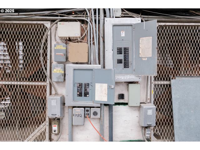 55 Q St, Cottage Grove, OR 97424