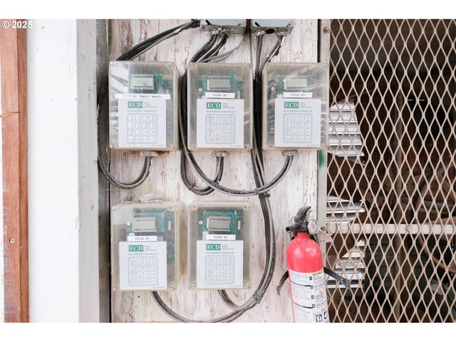 55 Q St, Cottage Grove, OR 97424