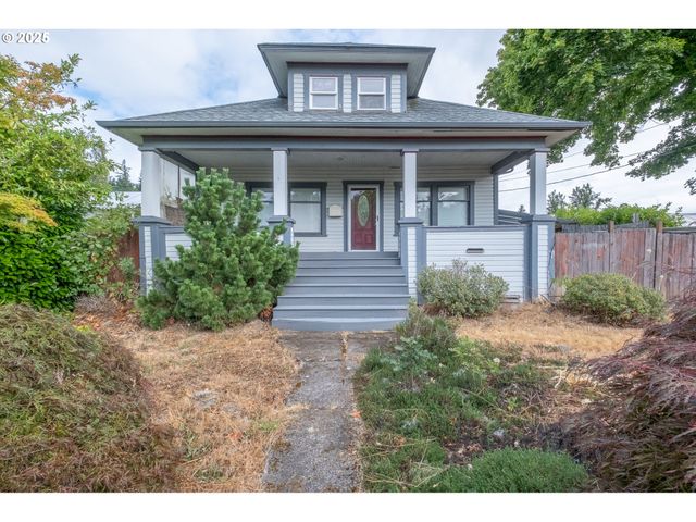 55 Q St, Cottage Grove, OR 97424