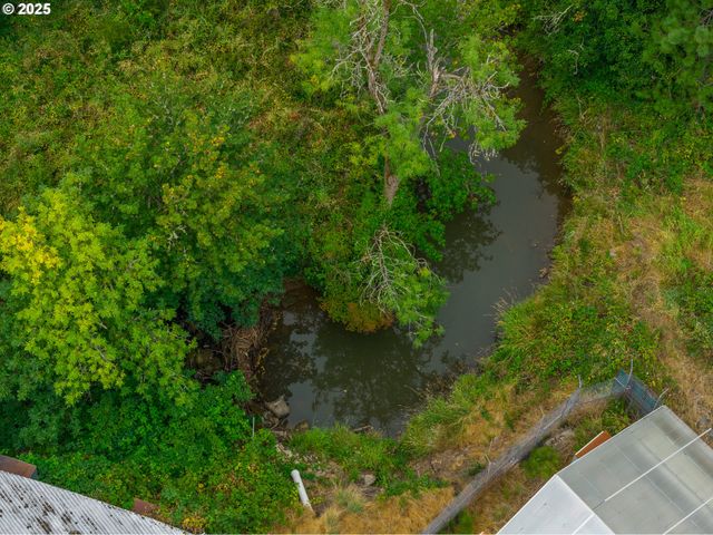 55 Q St, Cottage Grove, OR 97424