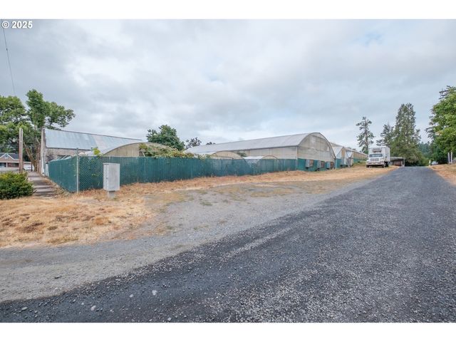 55 Q St, Cottage Grove, OR 97424