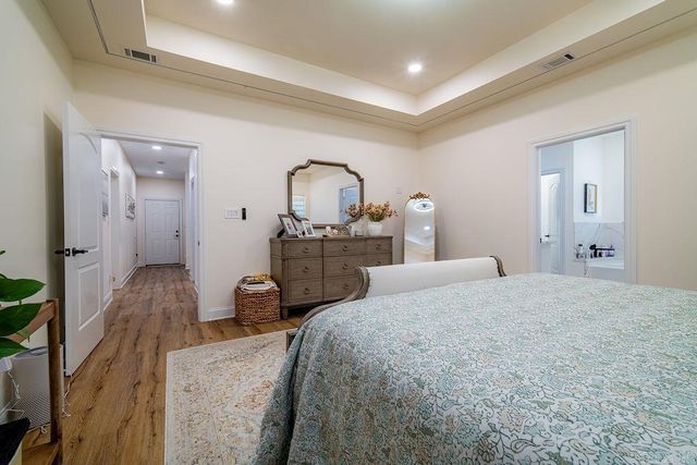 820 N Moore Road, Hot Springs, AR 71913