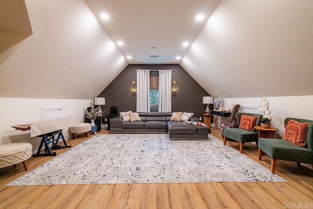 820 N Moore Road, Hot Springs, AR 71913