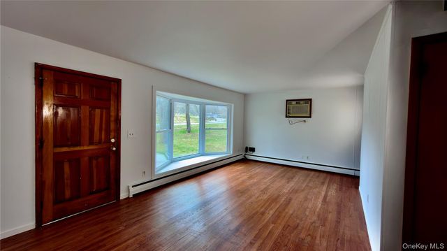 1 Corine Drive, Poughkeepsie, NY 12601