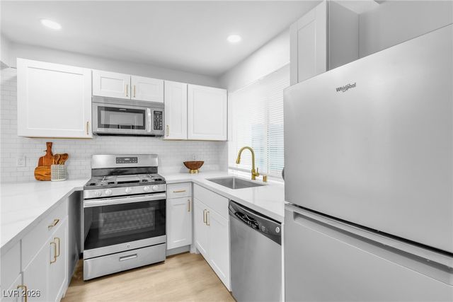 4255 Kona Coast Way, Las Vegas, NV 89121