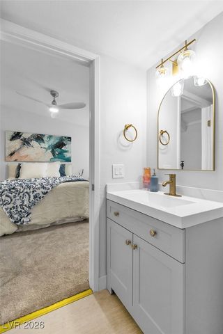 4255 Kona Coast Way, Las Vegas, NV 89121