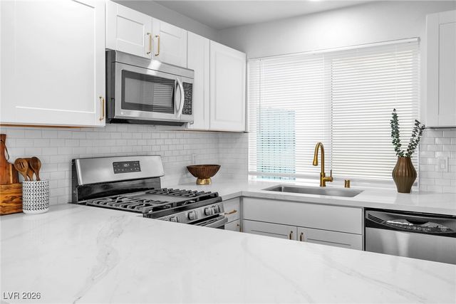 4255 Kona Coast Way, Las Vegas, NV 89121