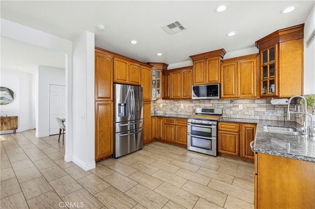 26726 Neff Court, Canyon Country, CA 91351