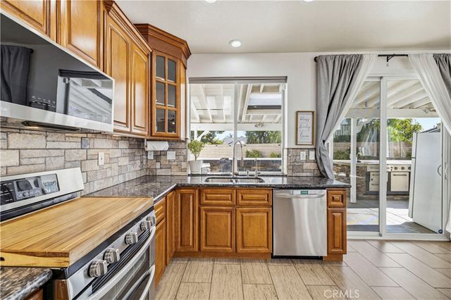 26726 Neff Court, Canyon Country, CA 91351