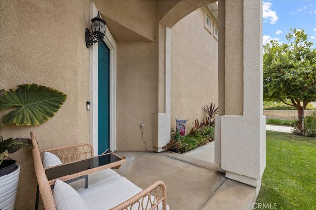 26726 Neff Court, Canyon Country, CA 91351