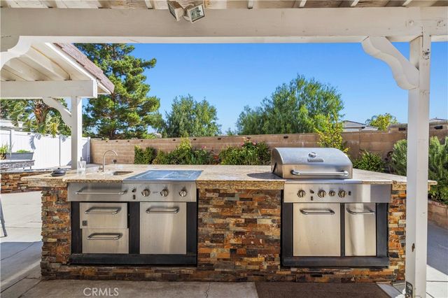 26726 Neff Court, Canyon Country, CA 91351