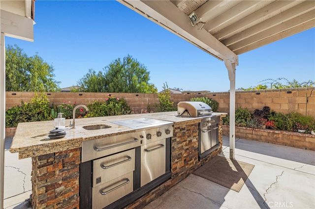 26726 Neff Court, Canyon Country, CA 91351