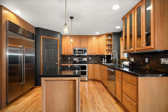 2402 W Carolina Ct, Spokane, WA 99208