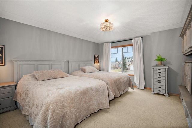 2402 W Carolina Ct, Spokane, WA 99208