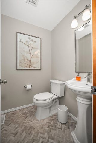 2402 W Carolina Ct, Spokane, WA 99208