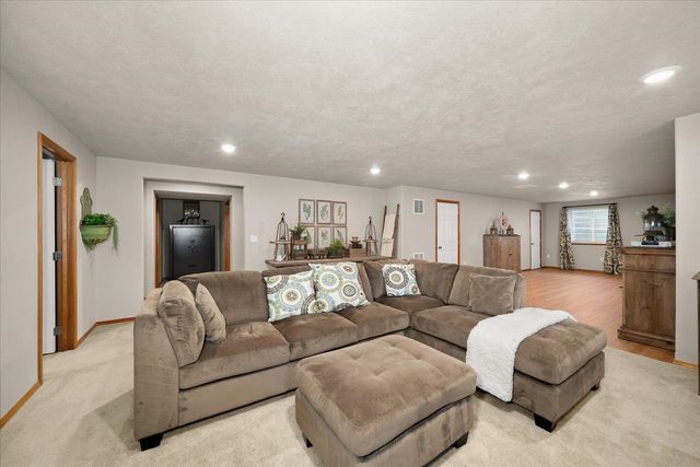 2402 W Carolina Ct, Spokane, WA 99208