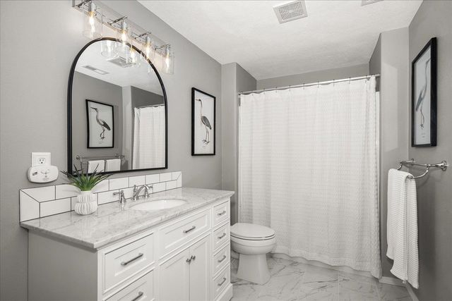 2402 W Carolina Ct, Spokane, WA 99208