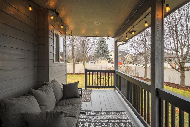 2402 W Carolina Ct, Spokane, WA 99208