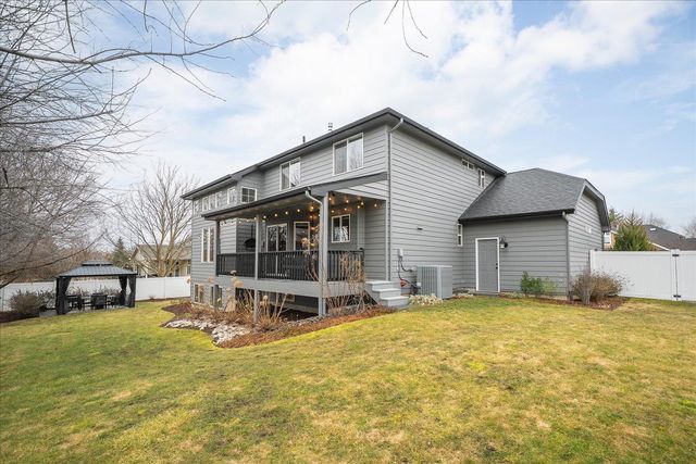 2402 W Carolina Ct, Spokane, WA 99208