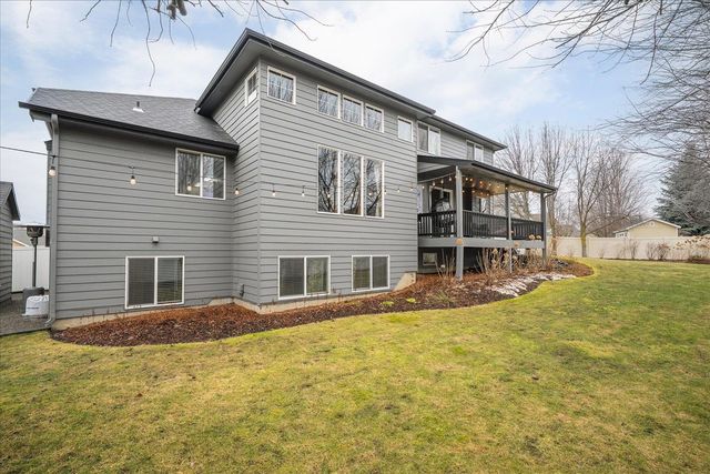 2402 W Carolina Ct, Spokane, WA 99208