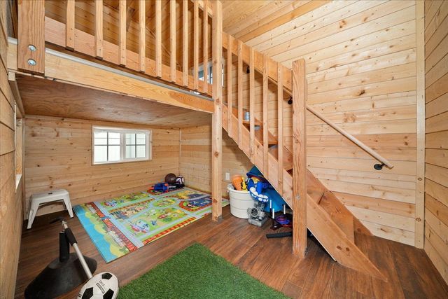 2402 W Carolina Ct, Spokane, WA 99208