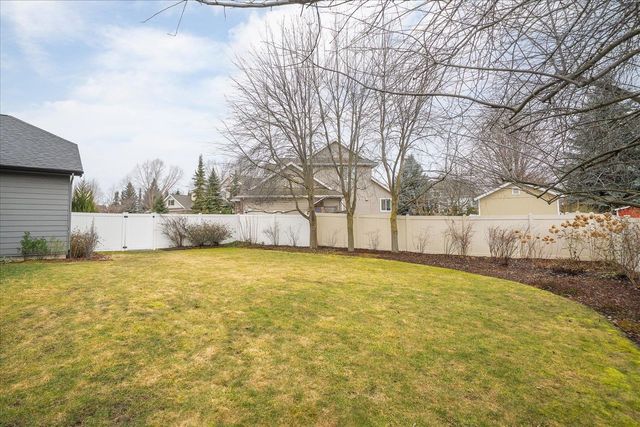 2402 W Carolina Ct, Spokane, WA 99208