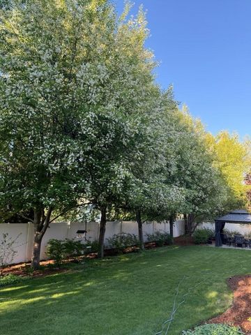 2402 W Carolina Ct, Spokane, WA 99208