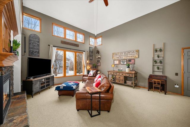 2402 W Carolina Ct, Spokane, WA 99208