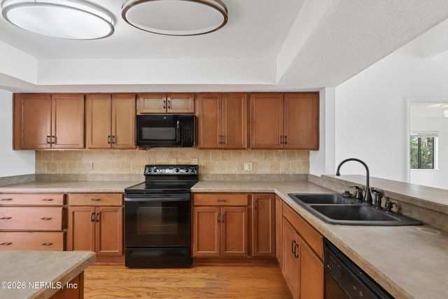 8118 BAYMEADOWS Circle E 17, Jacksonville, FL 32256