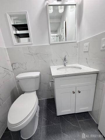 513 Edison Glen Terrace, Edison, NJ 08837