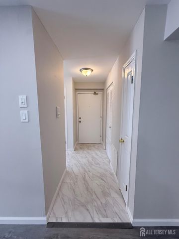 513 Edison Glen Terrace, Edison, NJ 08837