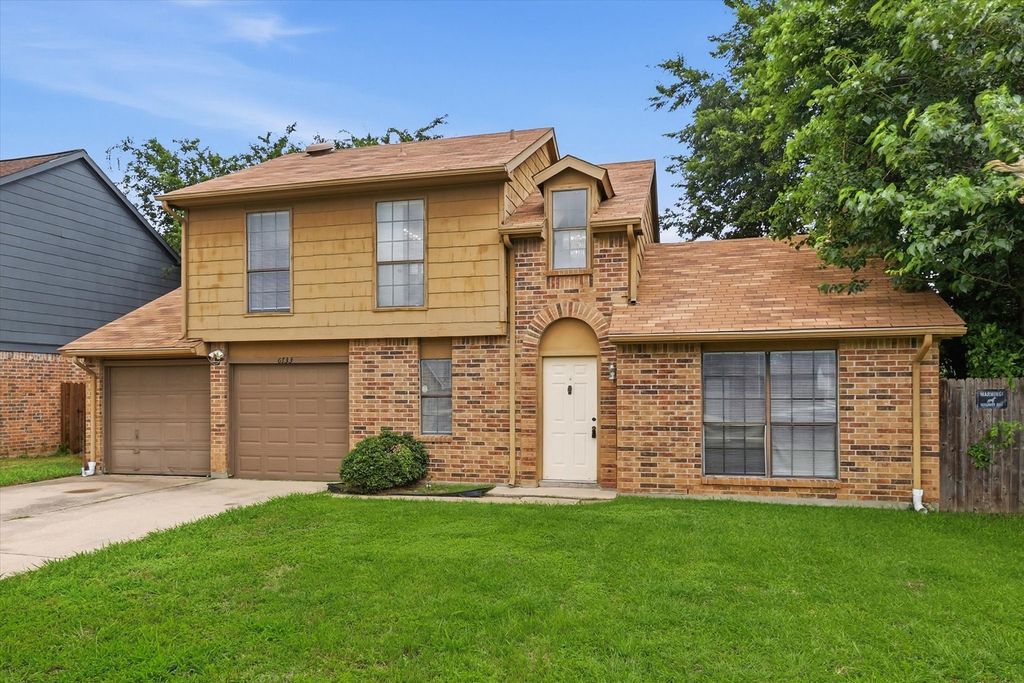 6733 Dandelion Drive, Fort Worth, TX 76137