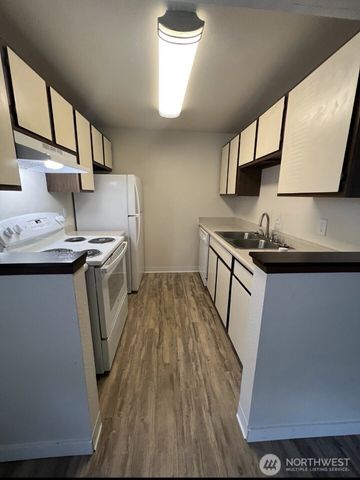 34027 1st Place S, Federal Way, WA 98003