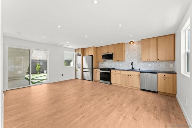 1824 Chico St, San Diego, CA 92109