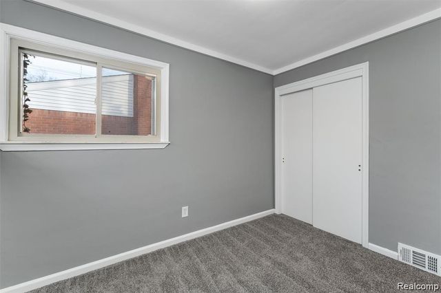 8245 Roosevelt Street, Taylor, MI 48180