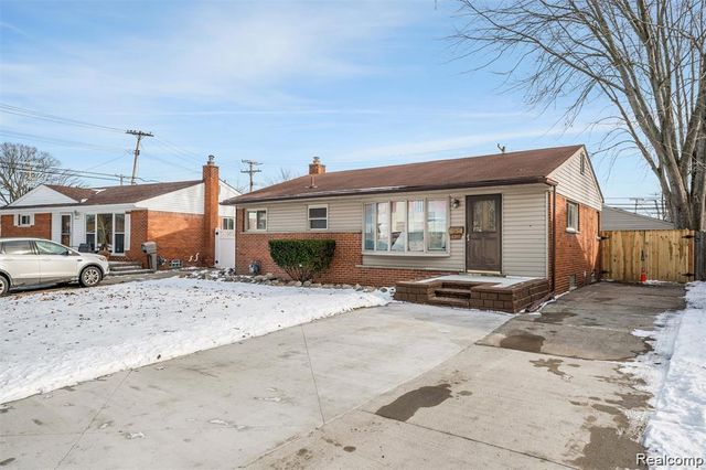 8245 Roosevelt Street, Taylor, MI 48180