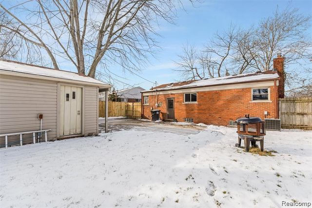 8245 Roosevelt Street, Taylor, MI 48180