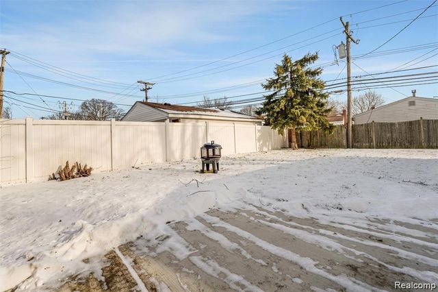 8245 Roosevelt Street, Taylor, MI 48180