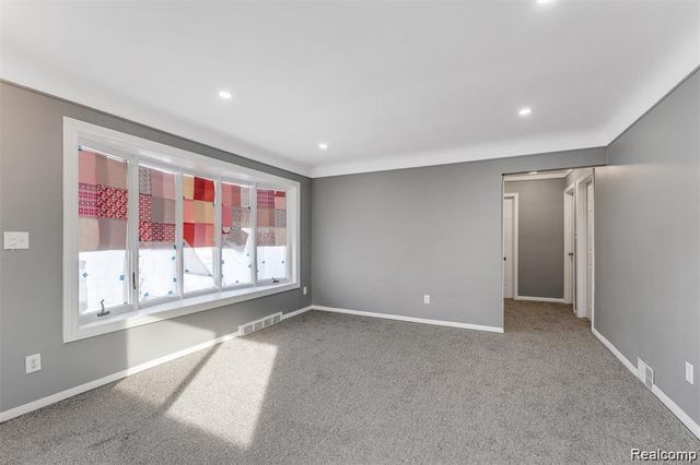 8245 Roosevelt Street, Taylor, MI 48180