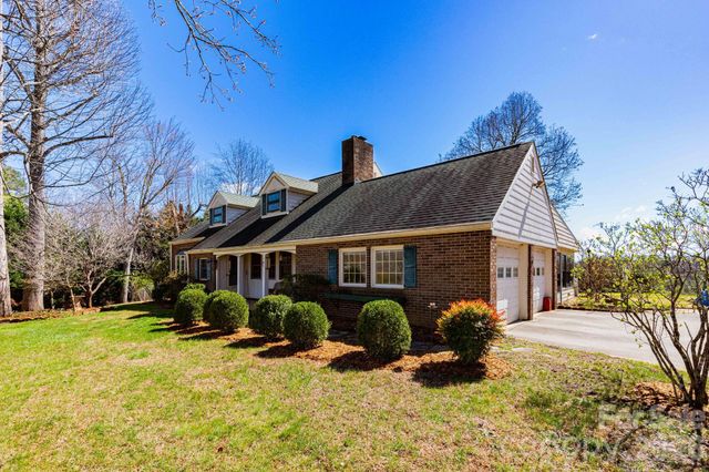 181 Leisure Ridge Drive, Mars Hill, NC 28754