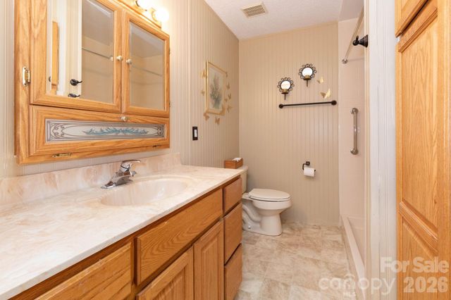 181 Leisure Ridge Drive, Mars Hill, NC 28754