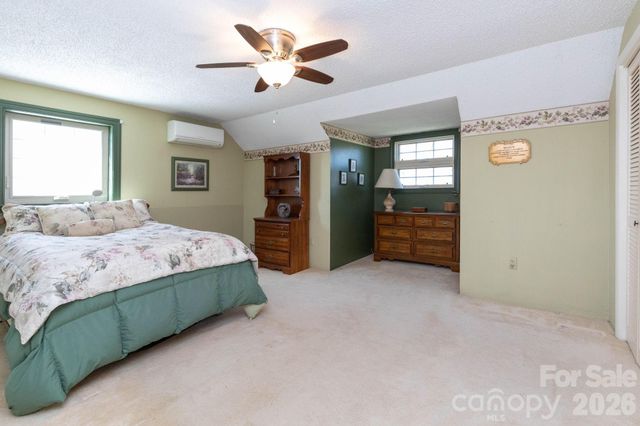 181 Leisure Ridge Drive, Mars Hill, NC 28754