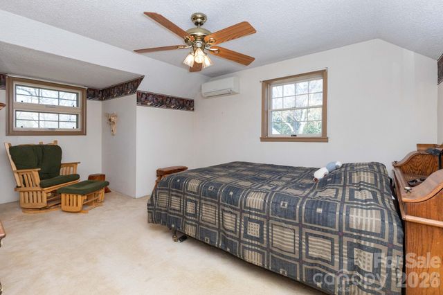 181 Leisure Ridge Drive, Mars Hill, NC 28754