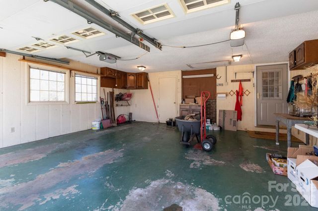 181 Leisure Ridge Drive, Mars Hill, NC 28754