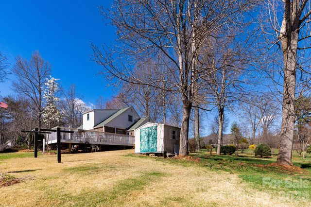 181 Leisure Ridge Drive, Mars Hill, NC 28754