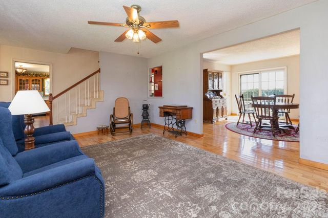 181 Leisure Ridge Drive, Mars Hill, NC 28754