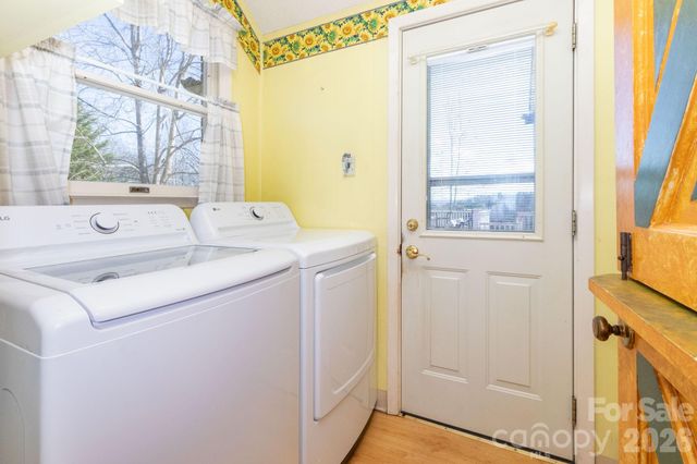 181 Leisure Ridge Drive, Mars Hill, NC 28754